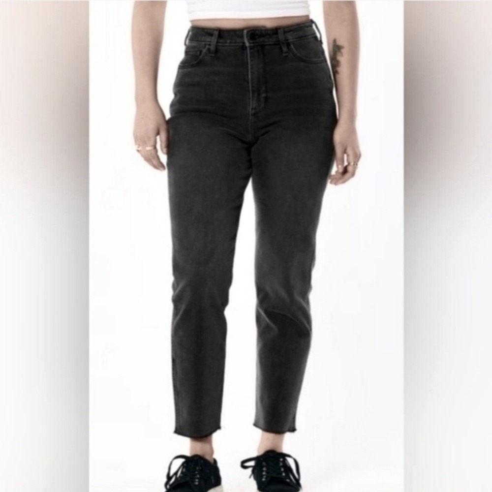 Hollister Ultra High-Rise Mom Jean Black Raw Hem Vintage Stretch 11R W30 L27